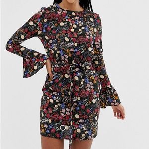 Floral bell sleeve mini dress